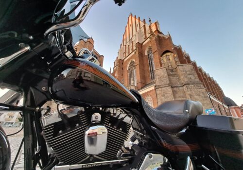 Dwie przemiany motocykla Harley Davidson Street Glide Dwie przemiany motocykla Harley Davidson Street Glide