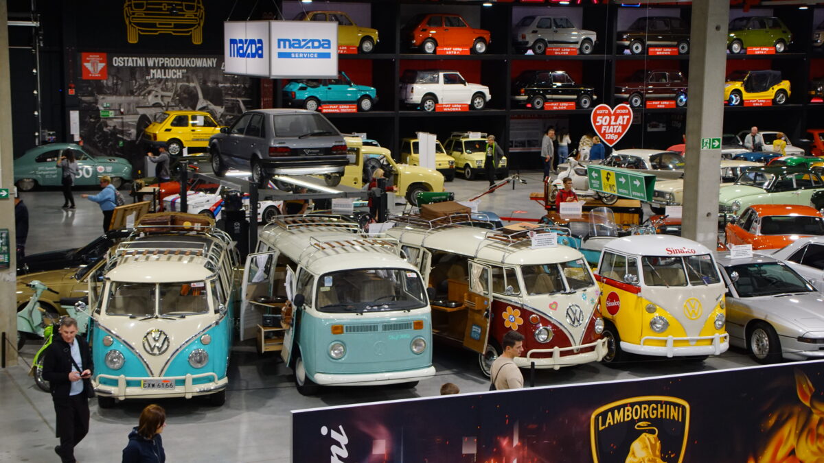 Największe muzeum motoryzacji w Polsce przyciąga jak magnes. „Budowa kolekcji zajęła mi 30 lat”