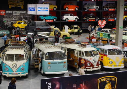 Największe muzeum motoryzacji w Polsce przyciąga jak magnes. „Budowa kolekcji zajęła mi 30 lat”