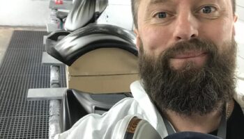 Z pasji do aerografii od lat 90-tych. Tworzy wspomnienia i motoryzacyjne arcydzieła