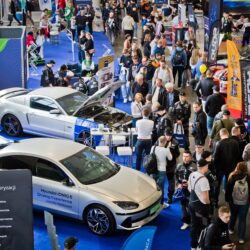 POZNAŃ MOTOR SHOW FOTOBUENO () min