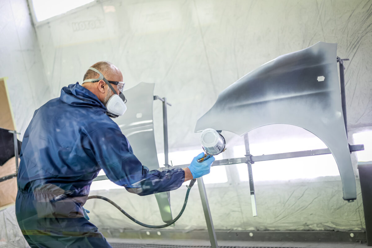 Materiały lakiernicze – jak ciąć koszty bez utraty jakości?