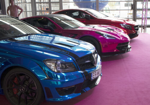 Lakier z efektem chromu – jak uzyskać lustrzany połysk i głębię koloru