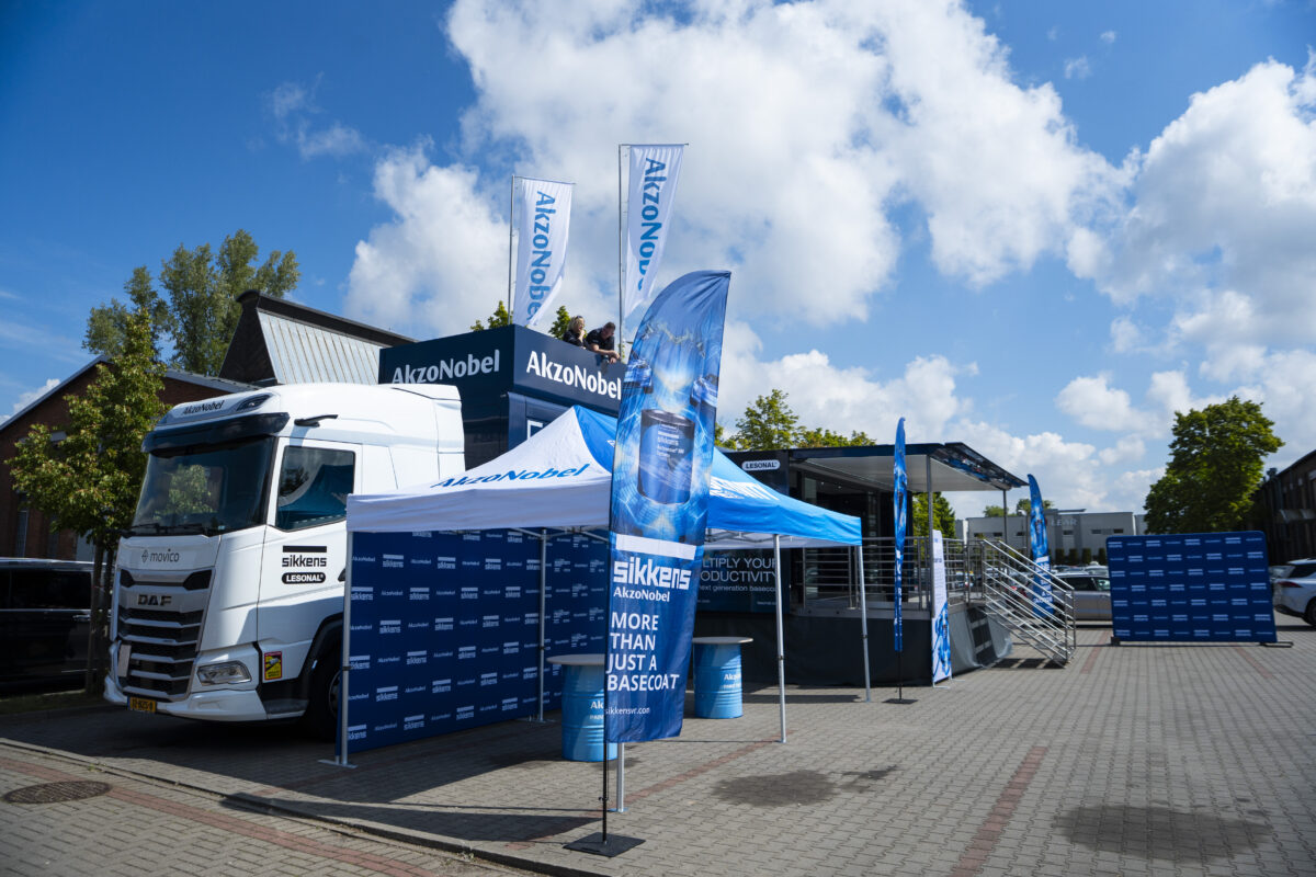 Roadshow AkzoNobel „From Start to Refinish: The Productivity Drive 2025” zakończony po udanym tournée po 12 krajach regionu EMEA Roadshow AkzoNobel „From Start to Refinish: The Productivity Drive 2025” zakończony po udanym tournée po 12 krajach regionu EMEA