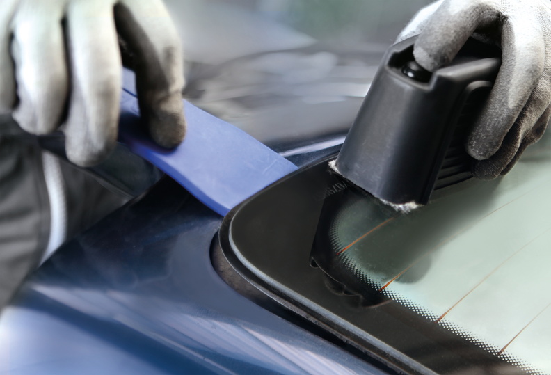 Wymiana szyb wklejanych w samochodach – narzędzia, techniki i praktyczne wskazówki Wymiana szyb wklejanych w samochodach – narzędzia, techniki i praktyczne wskazówki