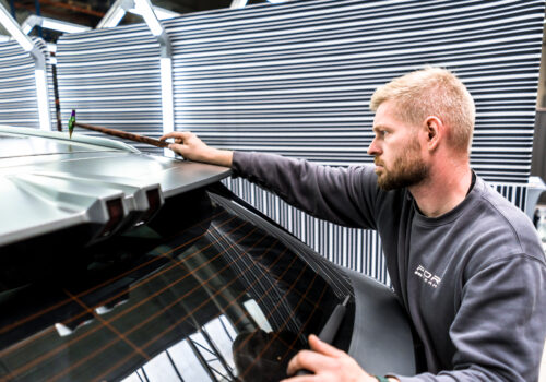 Kiedy grad niszczy auta, oni przywracają je do życia. Tak działa PDR Team Polska Kiedy grad niszczy auta, oni przywracają je do życia. Tak działa PDR Team Polska