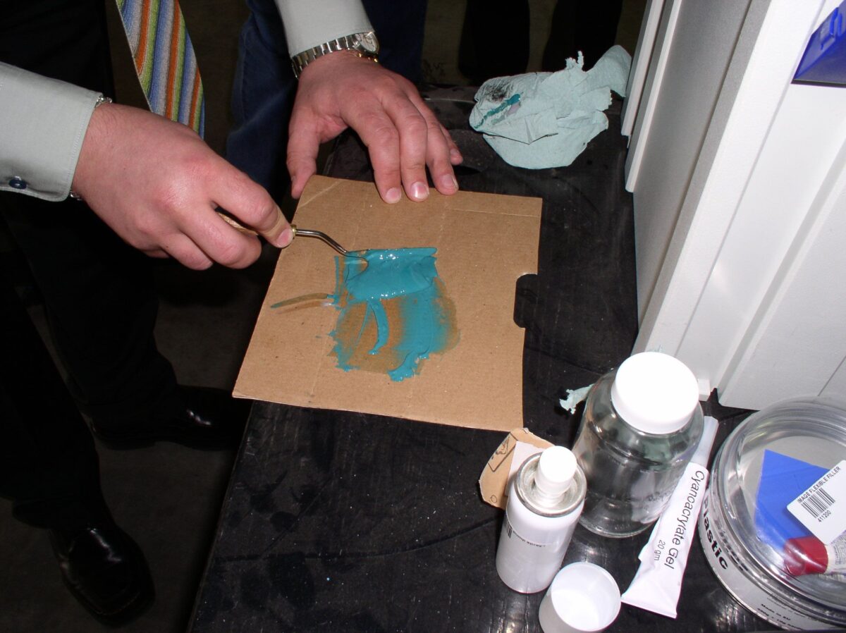 Naprawa tapicerki winylowej krok po kroku – praktyczny poradnik dla lakierników i detailerów