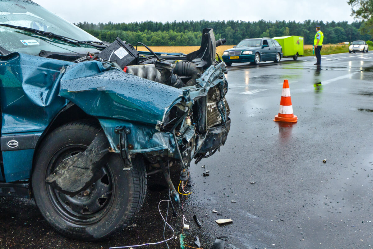 Szkoda całkowita – jak ubezpieczyciele zaniżają odszkodowania i co warto wiedzieć