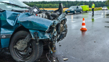 Szkoda całkowita – jak ubezpieczyciele zaniżają odszkodowania i co warto wiedzieć
