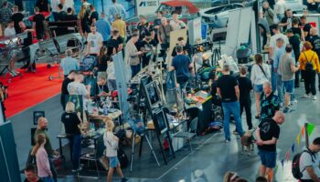 Drifty zabytkowych samochodów i jedyna Syrena w wersji hatchback