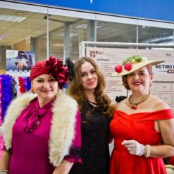 RETRO MOTOR SHOW FOTOBUENO () min