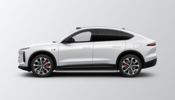 AkzoNobel i producent samochodów elektrycznych NIO nagrodzeni prestiżową nagrodą za innowacje w branży motoryzacyjnej