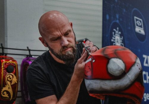 Od socjologa i ratownika do artysty lakiernika. Łukasz Gibek o customowym malowaniu Od socjologa i ratownika do artysty lakiernika. Łukasz Gibek o customowym malowaniu