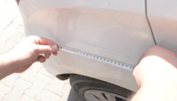 Wykreślenia w kosztorysie naprawy – które pozycje ubezpieczyciele najczęściej kwestionują i jak się przed tym bronić?