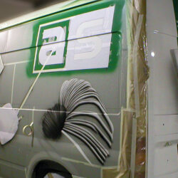 Elektronika w zieleniach airbrush Lakiernik