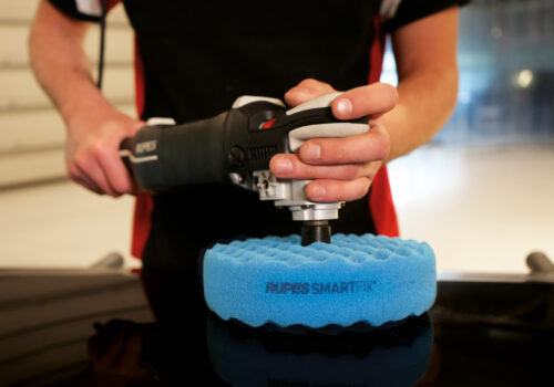 RUPES SMARTFIX – rewolucyjny system dwustronnych padów rotacyjnych. Szybsza praca, większa kontrola, zero narzędzi