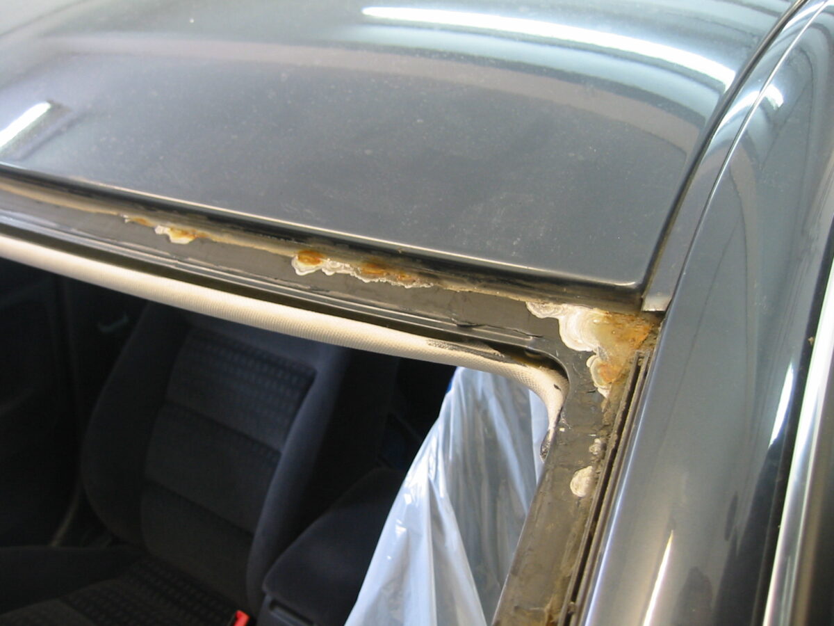 Jak prawidłowo przygotować szybę i nadwozie do wklejania? Kluczowe zasady i najczęstsze błędy