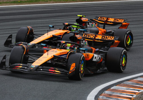 AkzoNobel i McLaren Racing przedłużają partnerstwo