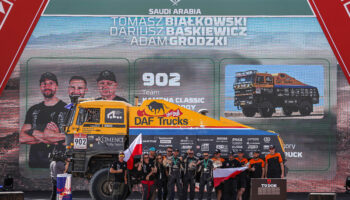 Polacy wygrywają Dakar Classic w ciężarówce DAF BULL 3300 w barwach Cobra