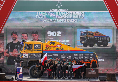 Polacy wygrywają Dakar Classic w ciężarówce DAF BULL 3300 w barwach Cobra Polacy wygrywają Dakar Classic w ciężarówce DAF BULL 3300 w barwach Cobra