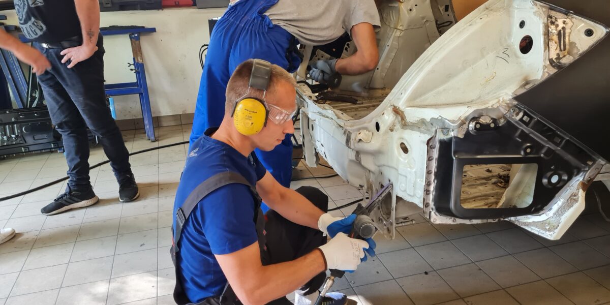 Kategoryzacja serwisów blacharsko-lakierniczych ruszyła. Kto musi przejść szkolenia i audyt?