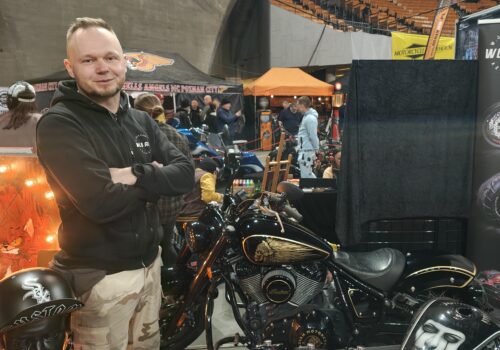 Lakiernictwo artystyczne bez duplikatów. Od płatków złota po portrety Metalliki