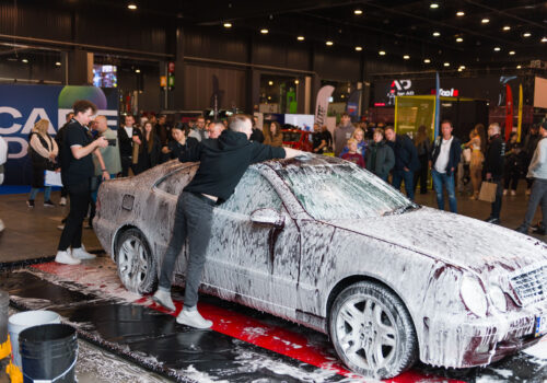 Autodetailing – czym jest profesjonalna kosmetyka samochodu i dlaczego kierowcy ją pokochali?