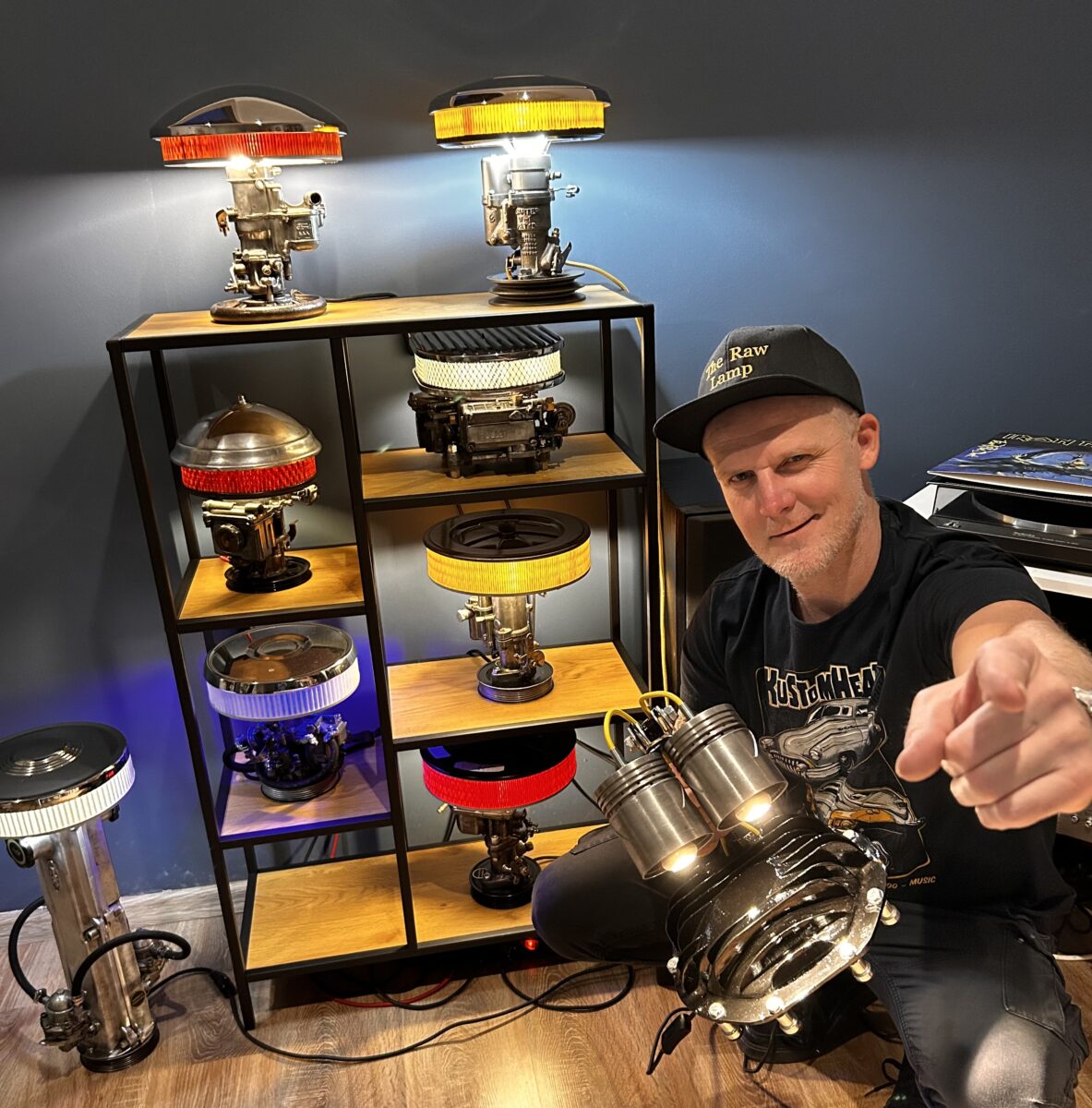 Lampy z części samochodowych – jak stary gaźnik zmienia się w designerską lampę?