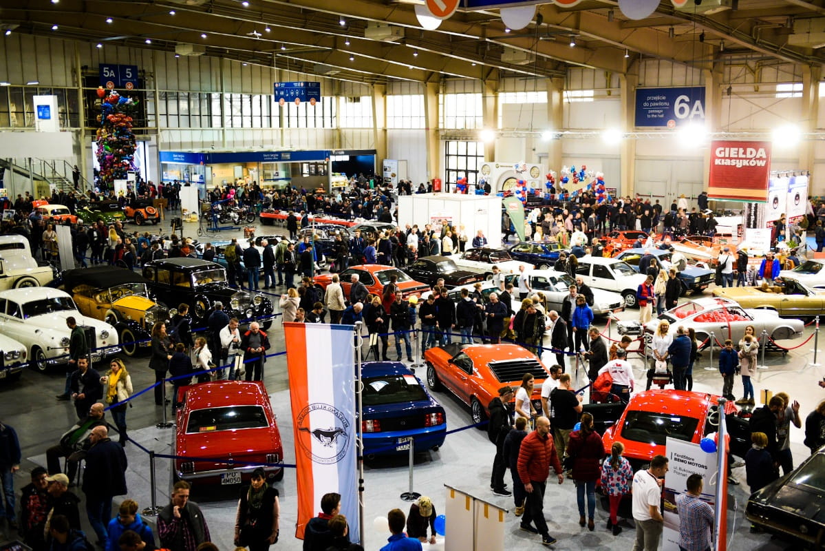 Od skromnego stoiska do stolicy polskich klasyków. Dekada historii Retro Motor Show