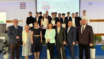 Certyfikaty lakiernicze PPG dla absolwentów technikum. Historyczny program w Warszawie