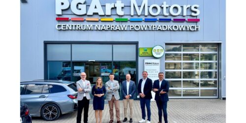 AkzoNobel Vehicle Refinishes podpisuje nową, wieloletnią umowę partnerską z Grupą Emil Frey