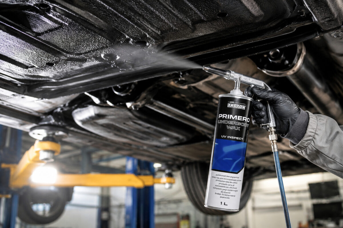 Konserwacja podwozia z kontrolą UV – PRIMERO Underbody Wax UV Inspect chroni przed korozją Konserwacja podwozia z kontrolą UV – PRIMERO Underbody Wax UV Inspect chroni przed korozją