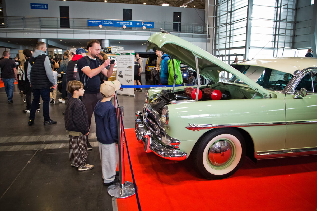Od Syreny 102 do Simplexa z 1916 roku Podsumowanie jubileuszowej edycji Retro Motor Show